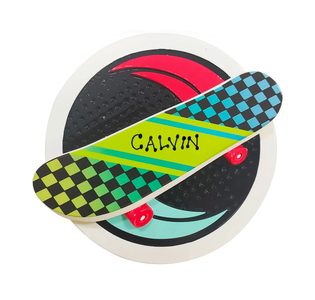 a skateboard with the name cawin on it